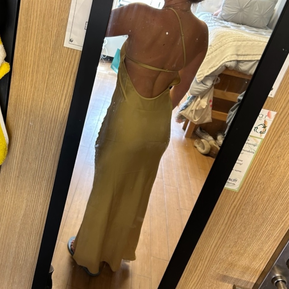 Commense gold/yellow maxi dress. Never worn - Picture 2 of 3